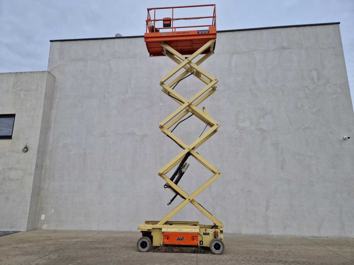 JLG 3246ES